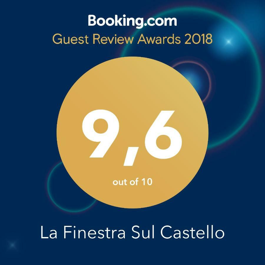 מלון סואבה La Finestra Sul Castello מראה חיצוני תמונה
